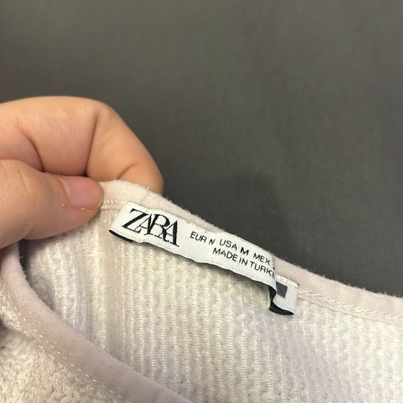 Zara Tee - Picture 2 of 2